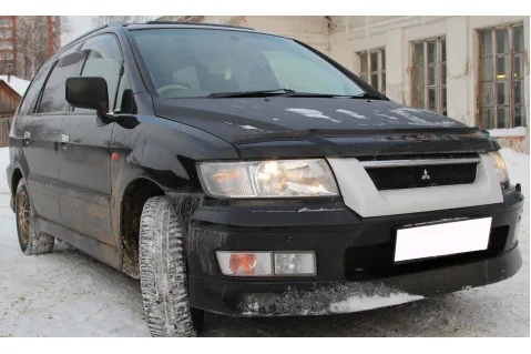Дефлектор за преден капак Vip Tuning за Mitsubishi Chariot Grandis (1997-2002) Дефлектор за преден капак Vip Tuning за Mitsubishi Chariot Grandis (1997-2002)