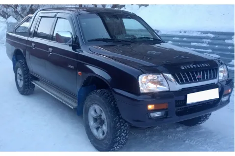 Дефлектор за преден капак Vip Tuning за Mitsubishi L200 (1996-2006)
