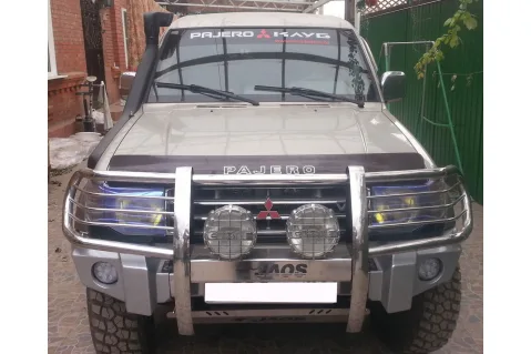Дефлектор за преден капак Vip Tuning за Mitsubishi Pajero (1991-1999)