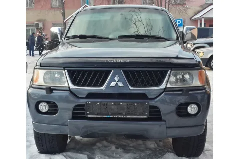 Дефлектор за преден капак Vip Tuning за Mitsubishi Pajero Sport (1998-2007)