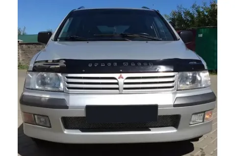 Дефлектор за преден капак Vip Tuning за Mitsubishi Space Wagon (1997-2003)