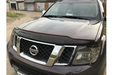 Дефлектор за преден капак Vip Tuning за Nissan Navara (2010-2015)