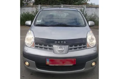 Дефлектор за преден капак Vip Tuning за Nissan Note (2006-2009)