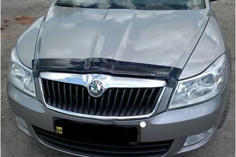 Дефлектор за преден капак Vip Tuning за Skoda Octavia (2004-2013)