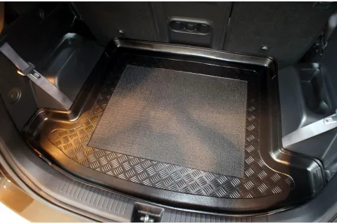 Стелка за багажник Aristar за Kia Carens (2013-2019) - 7 seats - 3rd - row pulled down Стелка за багажник Aristar за Kia Carens (2013-2019) - 7 seats - 3rd - row pulled down